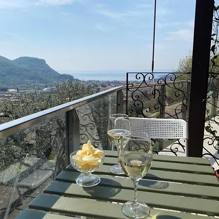 Panoramic Garda Apartment